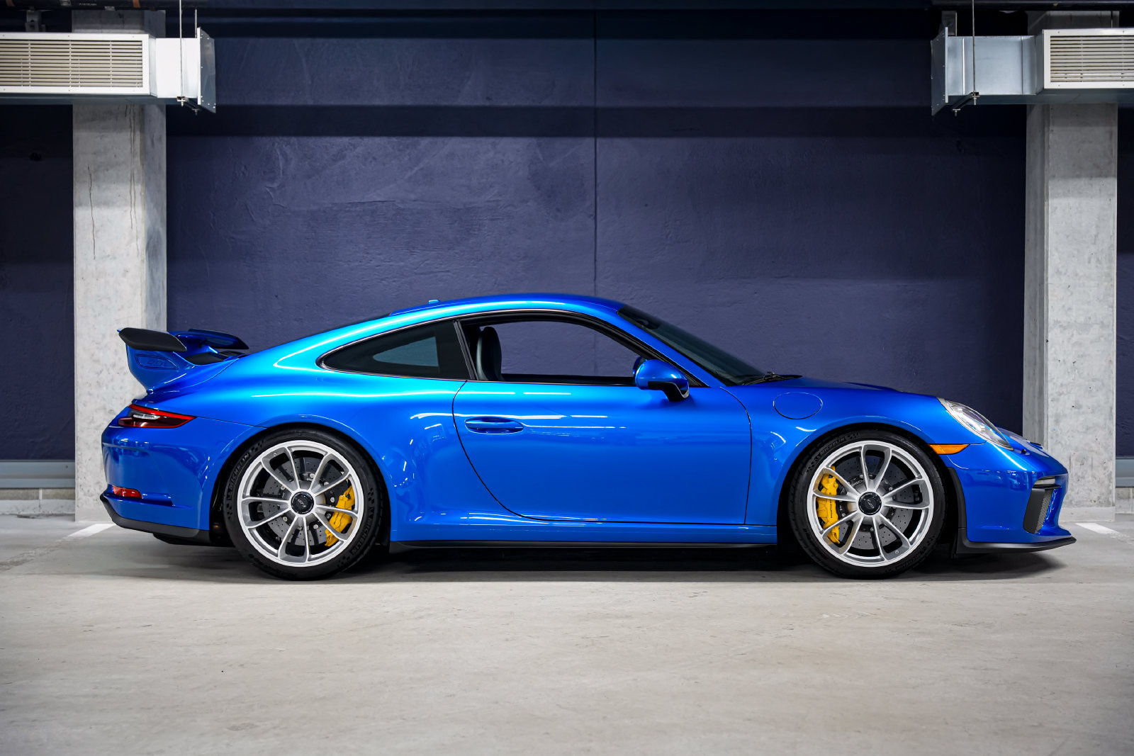Used 2018 Porsche 911 GT3 RWD image 2