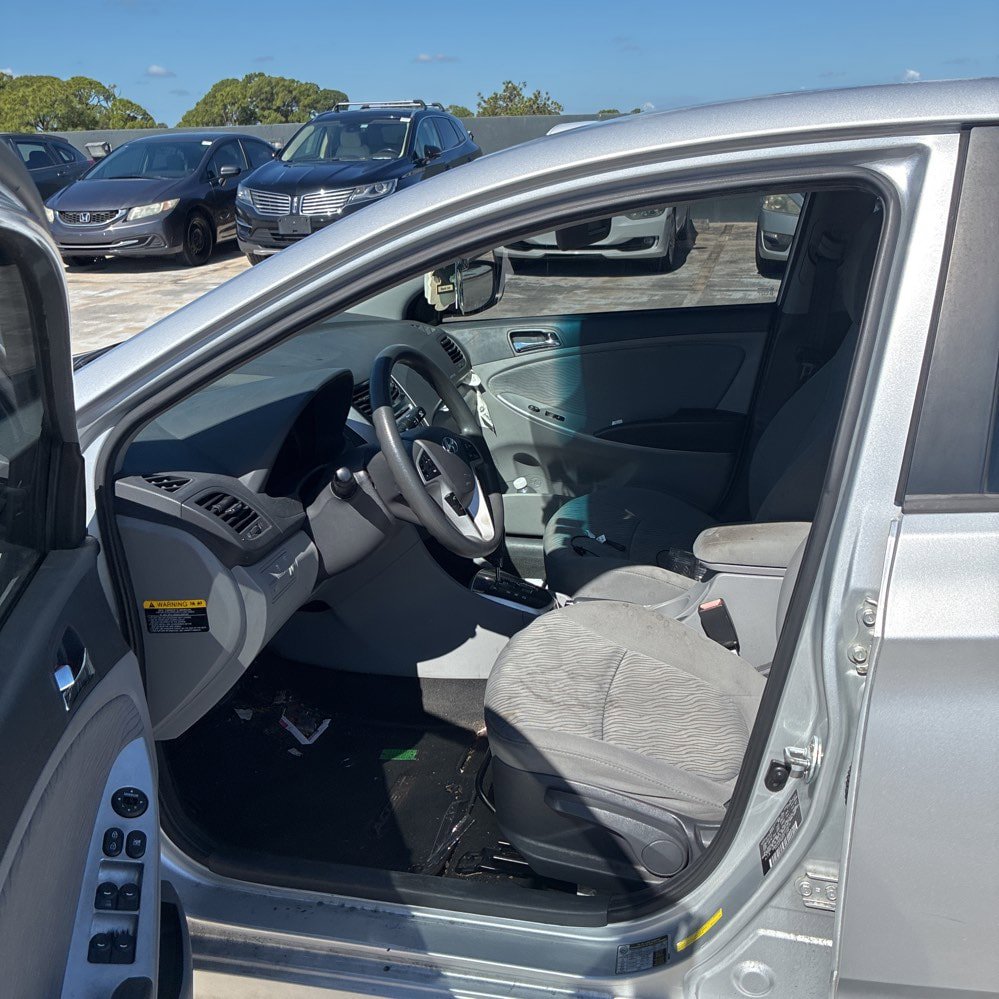 Used 2013 Hyundai Accent GLS w/ Premium Pkg FWD image 3