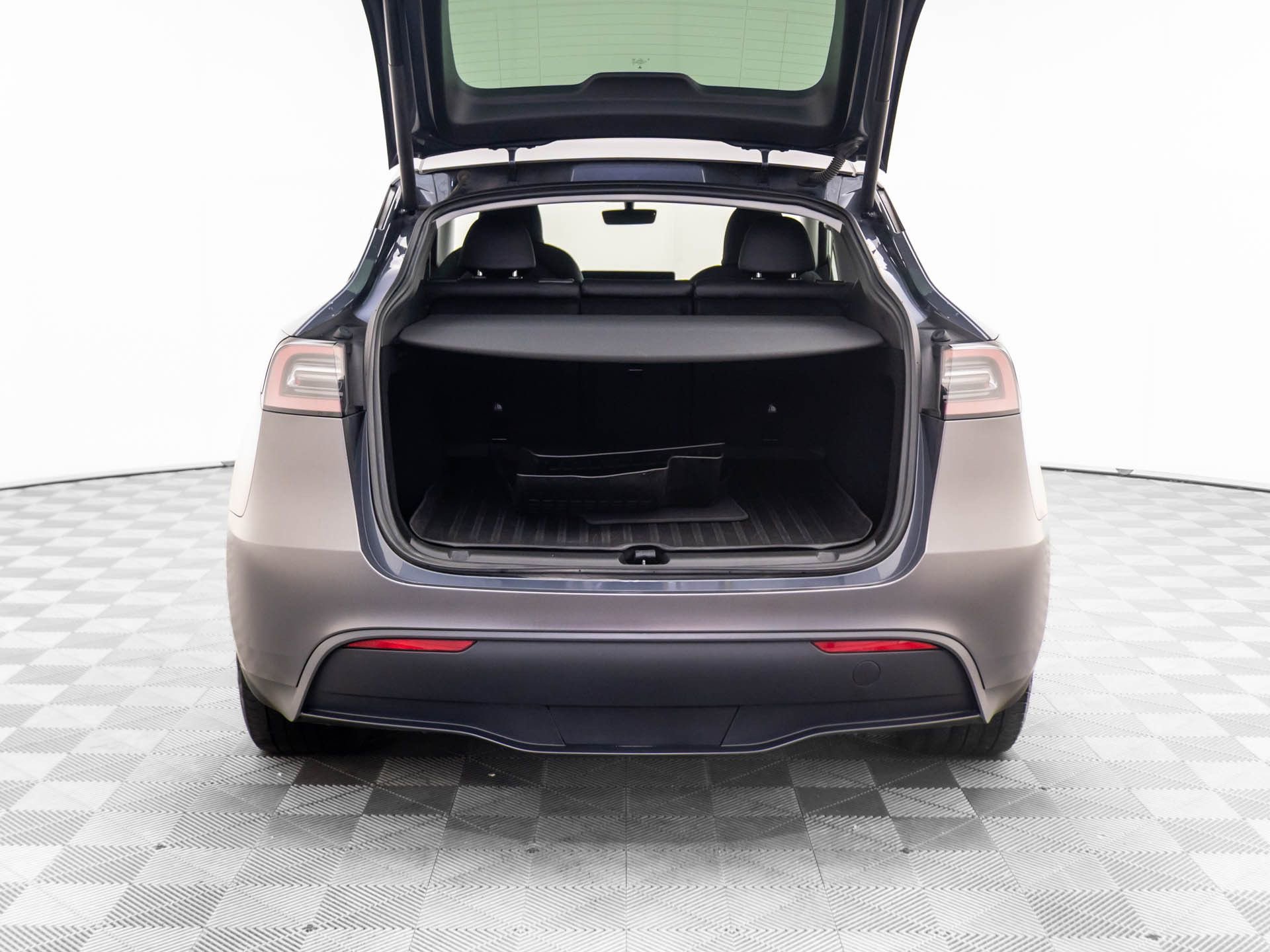 Used 2023 Tesla Model Y Long Range image 33
