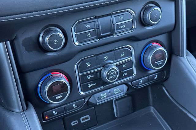 Used 2024 Chevrolet Suburban LT image 32