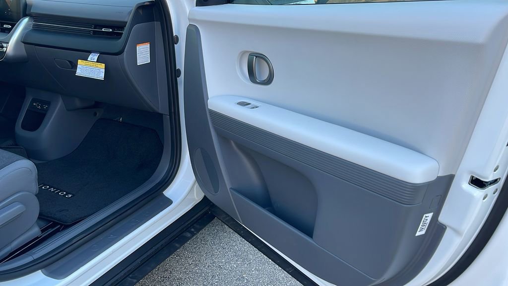 New 2026 Hyundai Ioniq 5 SE image 31