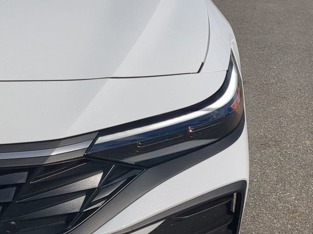 Certified 2025 Hyundai Elantra Sport FWD image 10