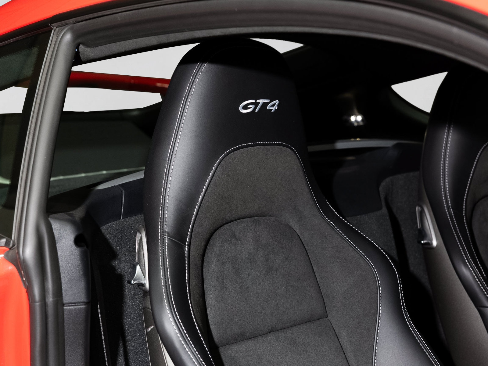 Used 2023 Porsche 718 Cayman GT4 RWD image 6