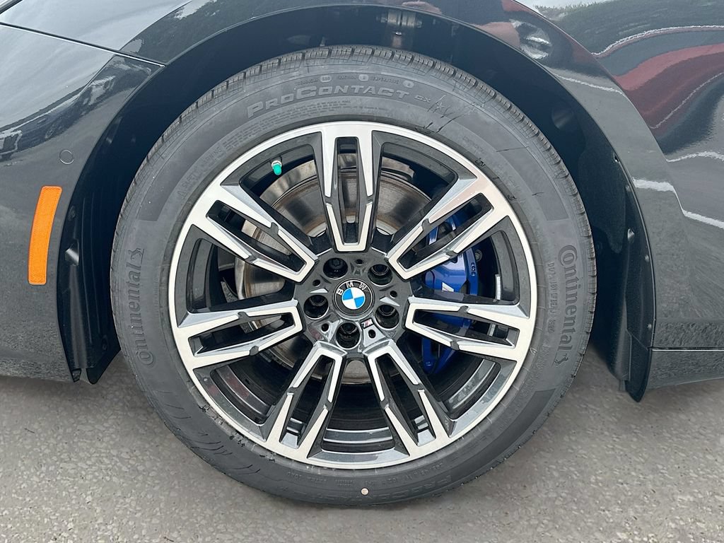 Used 2026 BMW 530i xDrive w/ M Sport Package AWD/4WD image 32