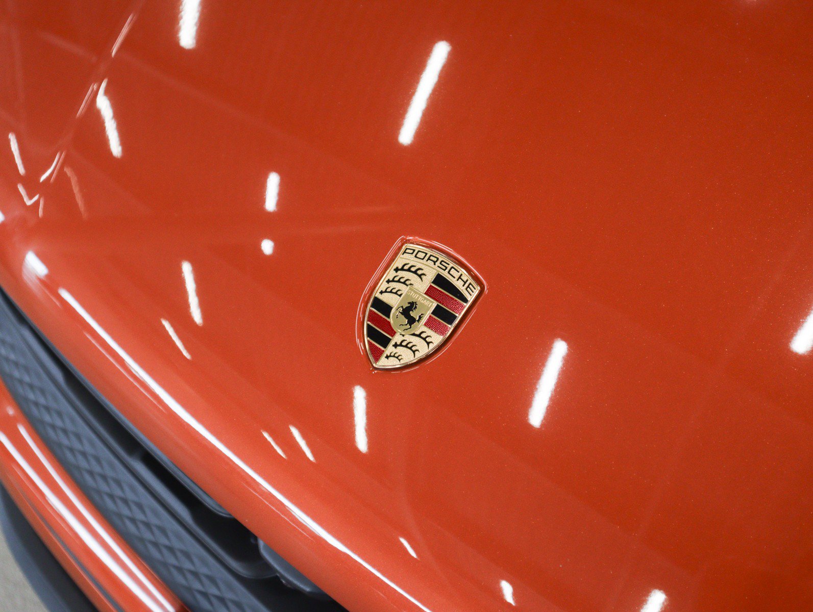 Certified 2024 Porsche Macan AWD/4WD image 25