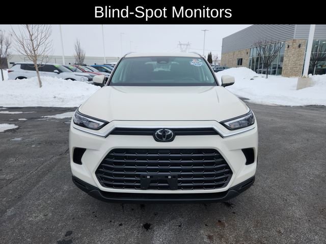 Used 2024 Toyota Grand Highlander XLE image 2