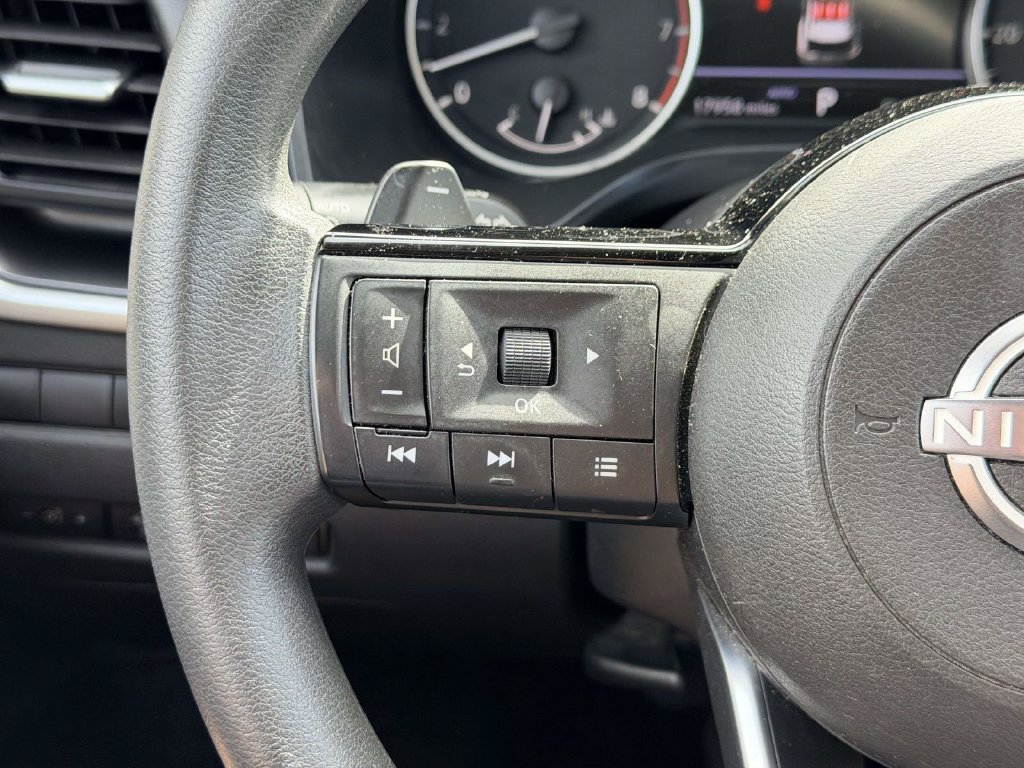 Used 2023 Nissan Rogue SV AWD/4WD image 22