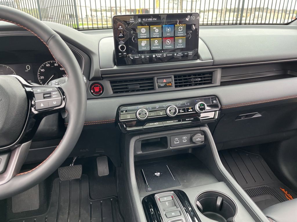 Certified 2025 Honda Pilot TrailSport image 20