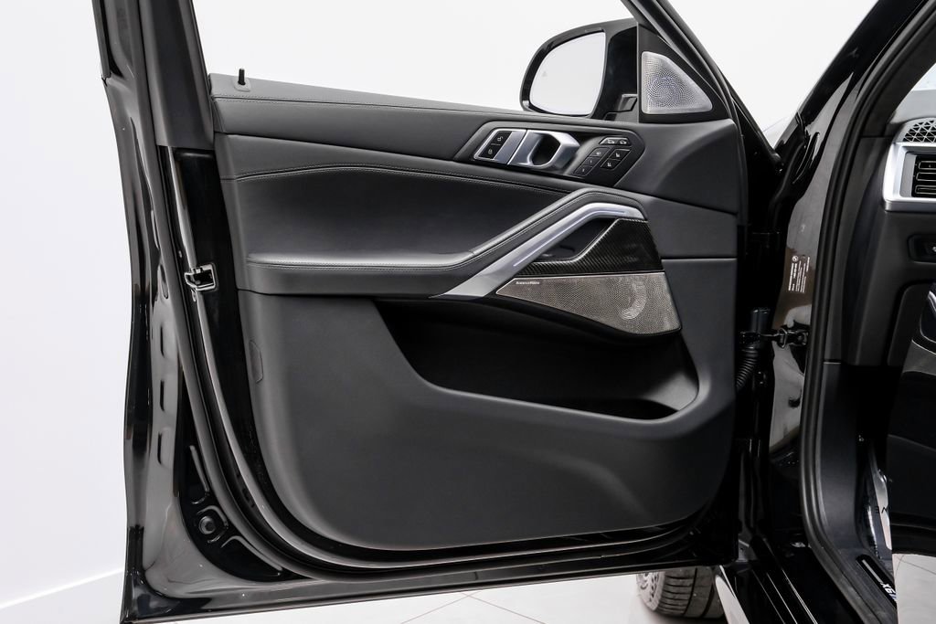 Used 2025 BMW X6 M Competition w/ Executive Package image 39