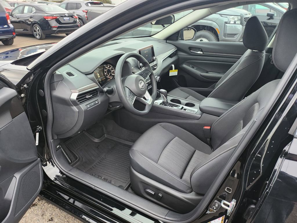 New 2025 Nissan Altima 2.5 SV image 12