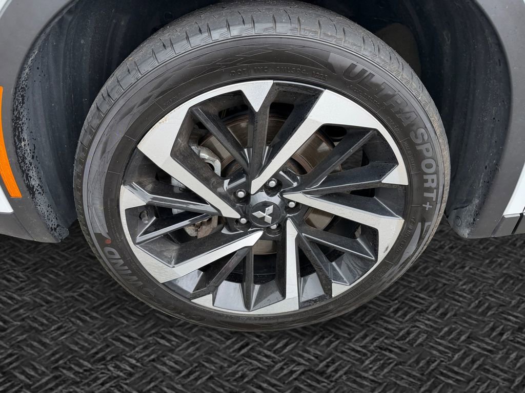 Used 2024 Mitsubishi Outlander SE AWD/4WD image 11