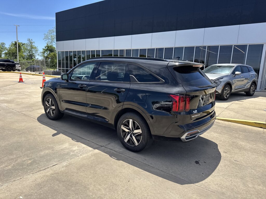 Certified 2023 Kia Sorento EX w/ Panoramic Sunroof Package image 23