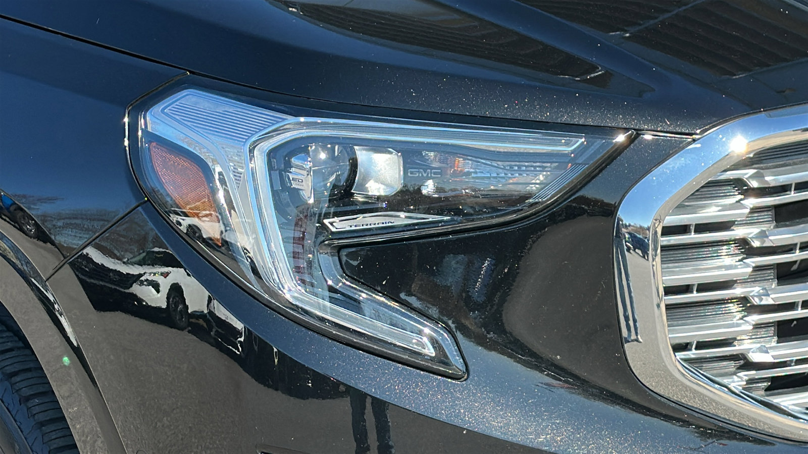 Used 2019 GMC Terrain Denali w/ Advanced Safety Package image 4