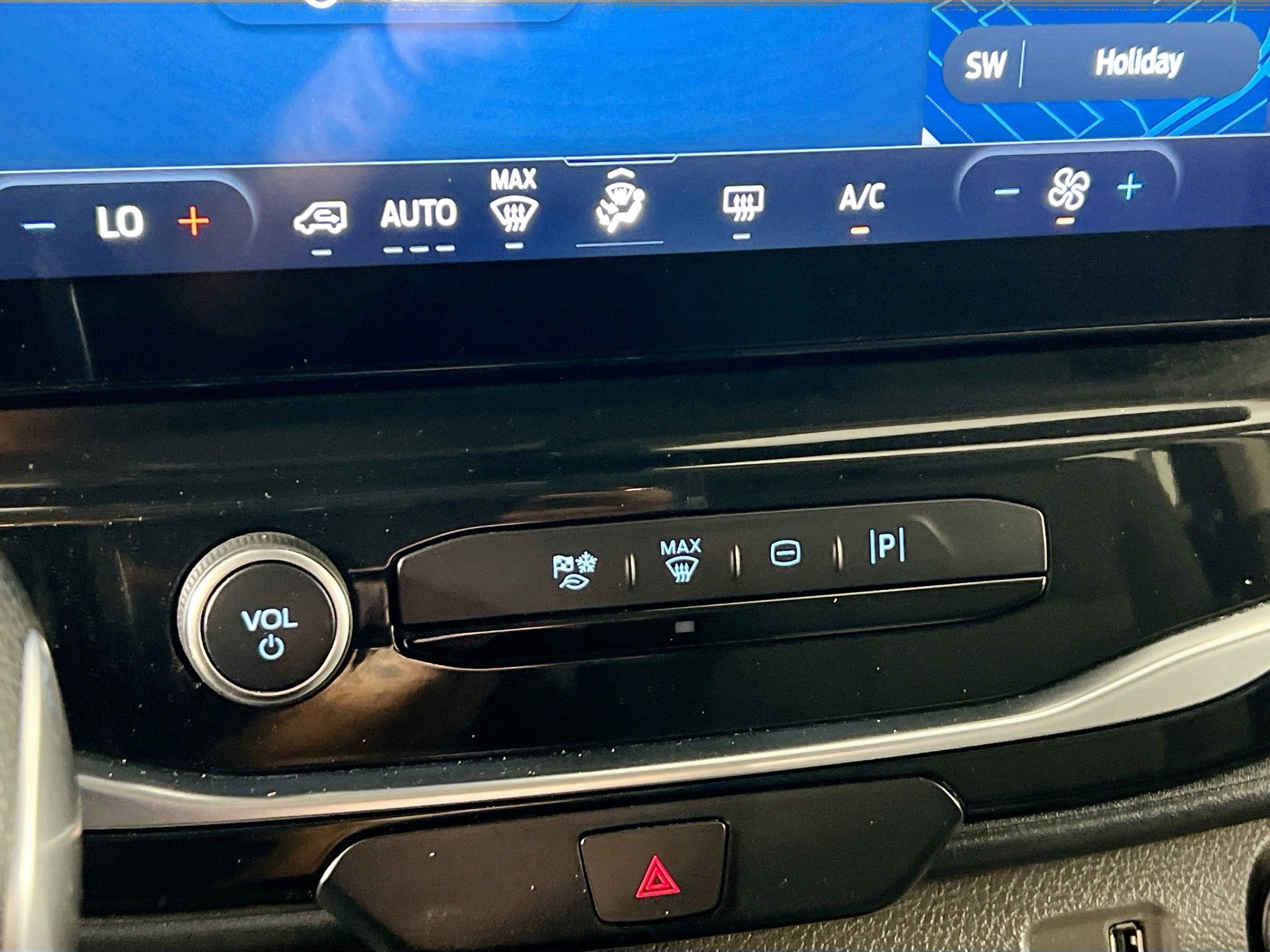 Used 2024 Ford Transit 350 XLT image 25