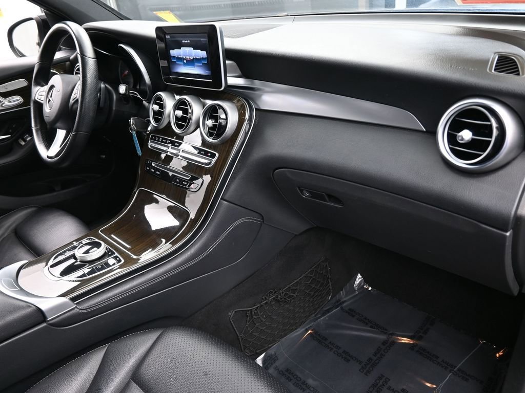 Used 2019 Mercedes-Benz GLC 300 4MATIC image 40