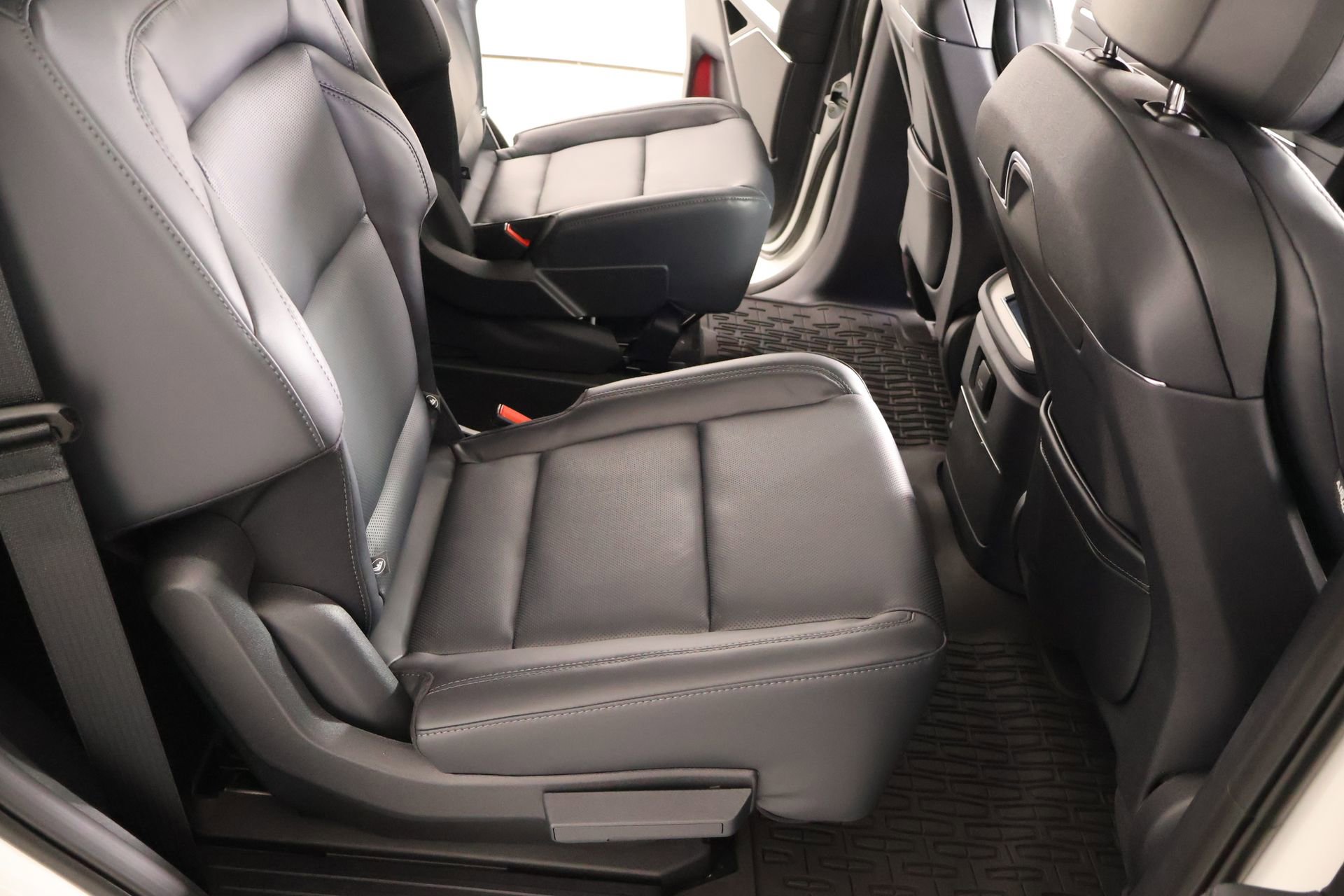 New 2025 Lincoln Navigator Reserve AWD/4WD image 16