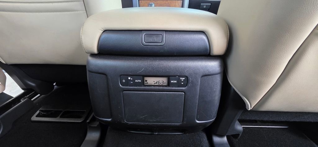 Used 2024 Nissan Armada SL w/ Captain's Chairs Package image 30