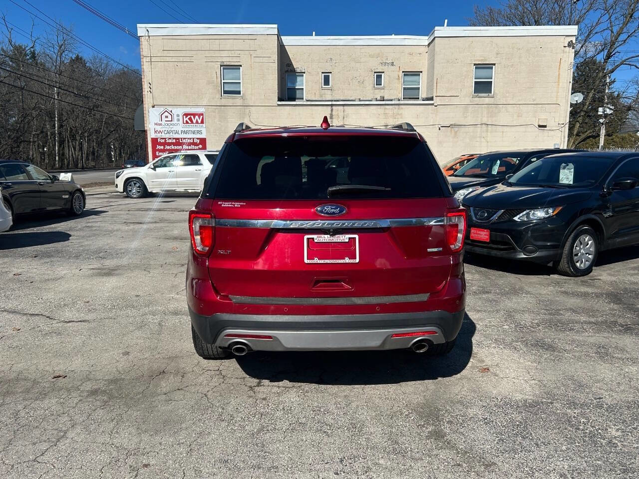 Used 2016 Ford Explorer XLT w/ Equipment Group 202A image 12