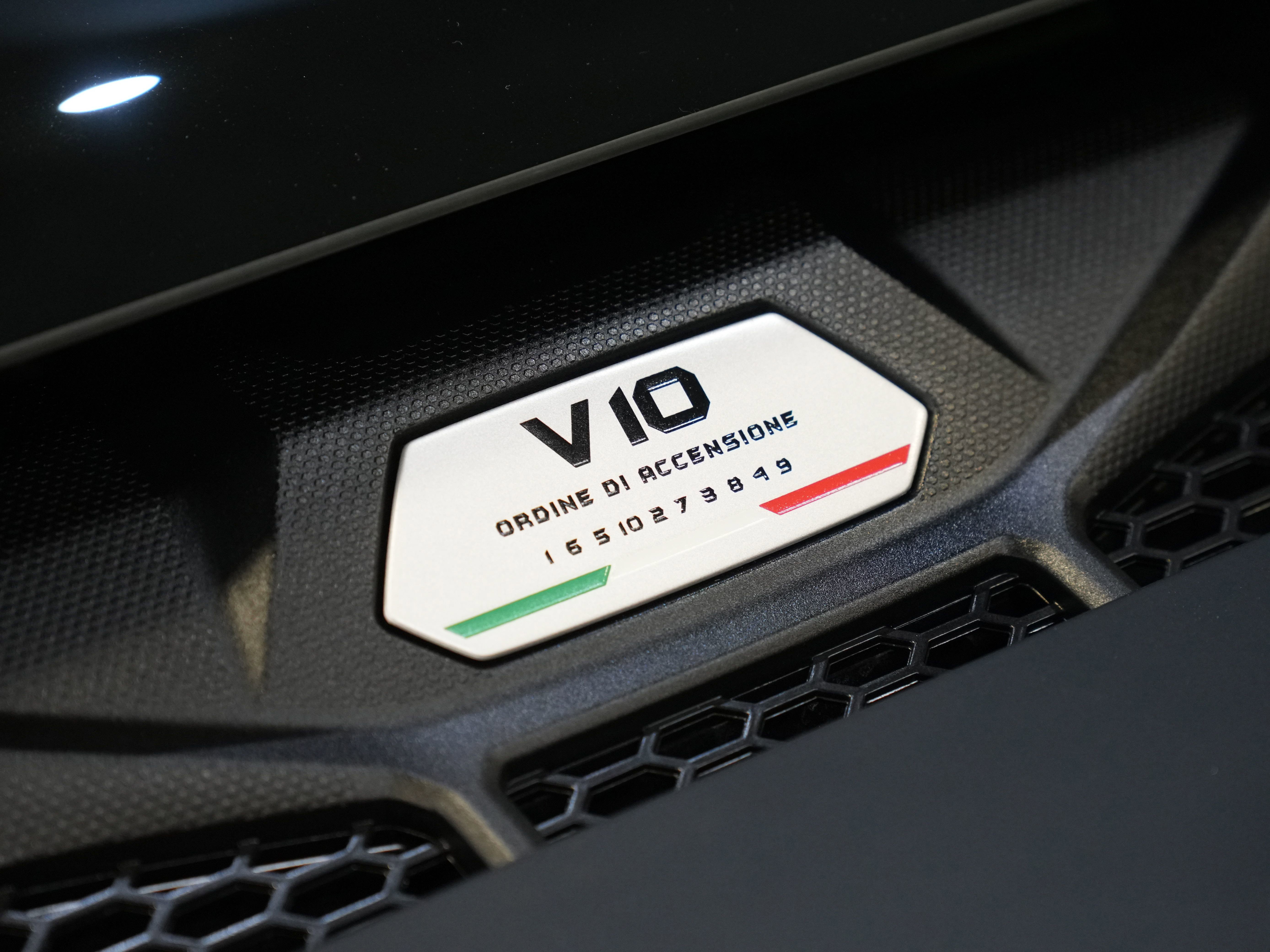 Used 2021 Lamborghini Huracan EVO image 23