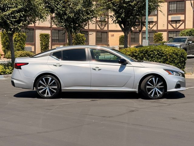 Used 2021 Nissan Altima 2.5 SR FWD image 4