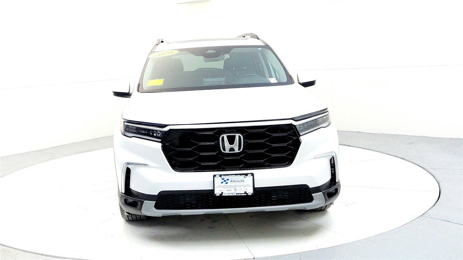 Used 2023 Honda Pilot Touring image 8