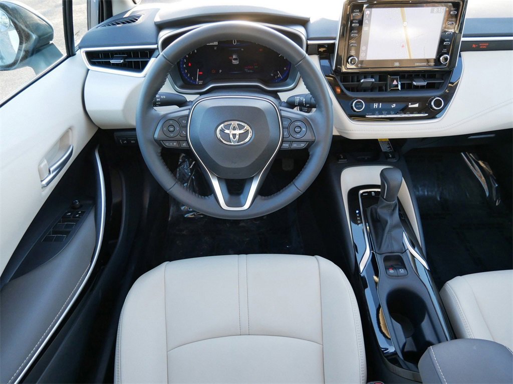 Used 2022 Toyota Corolla XLE image 11