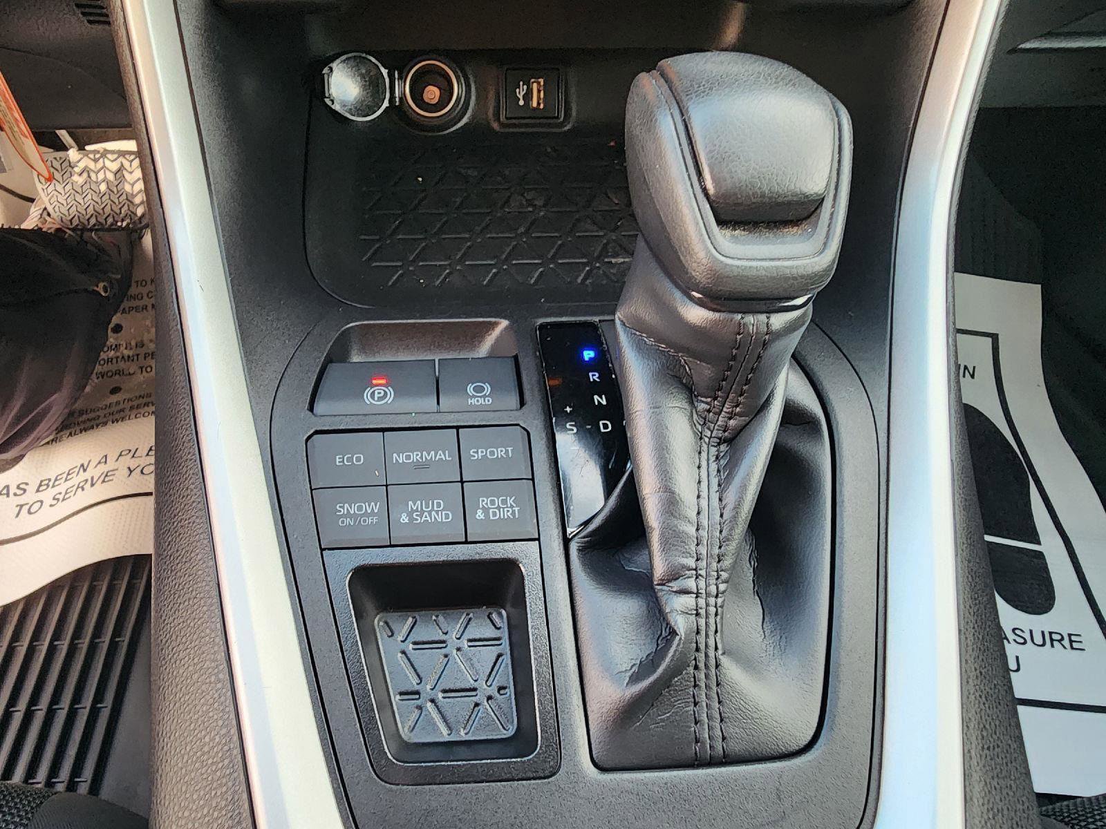 Used 2024 Toyota RAV4 LE image 15