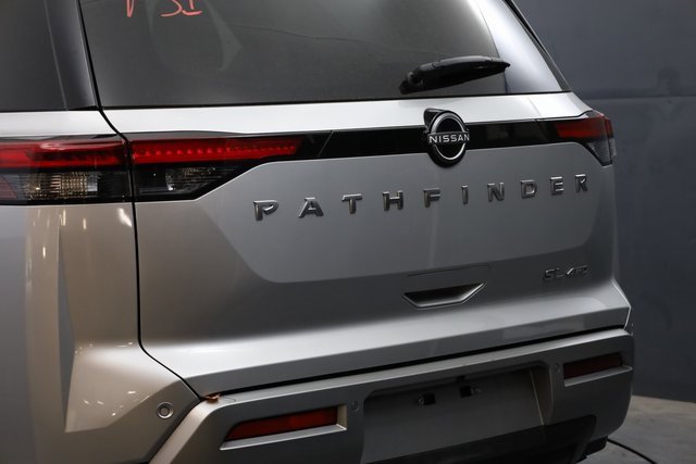 Certified 2024 Nissan Pathfinder SL image 7