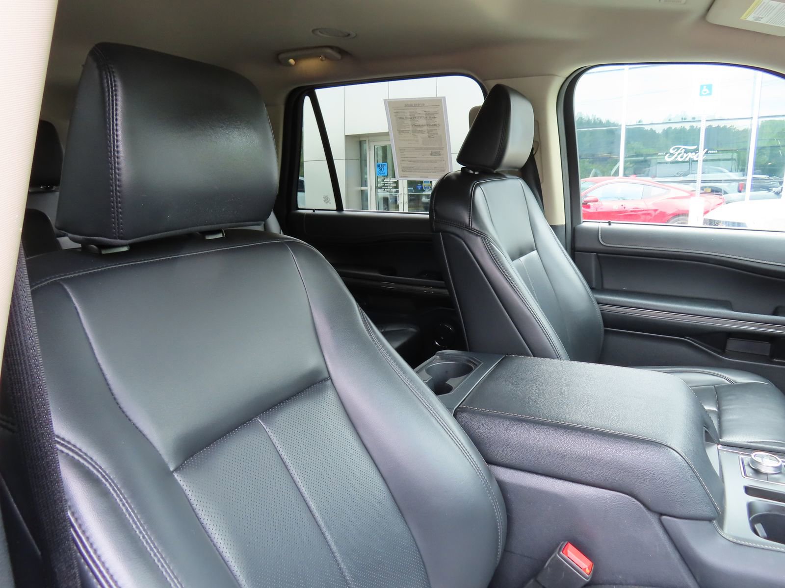 Used 2024 Ford Expedition XLT AWD/4WD image 34