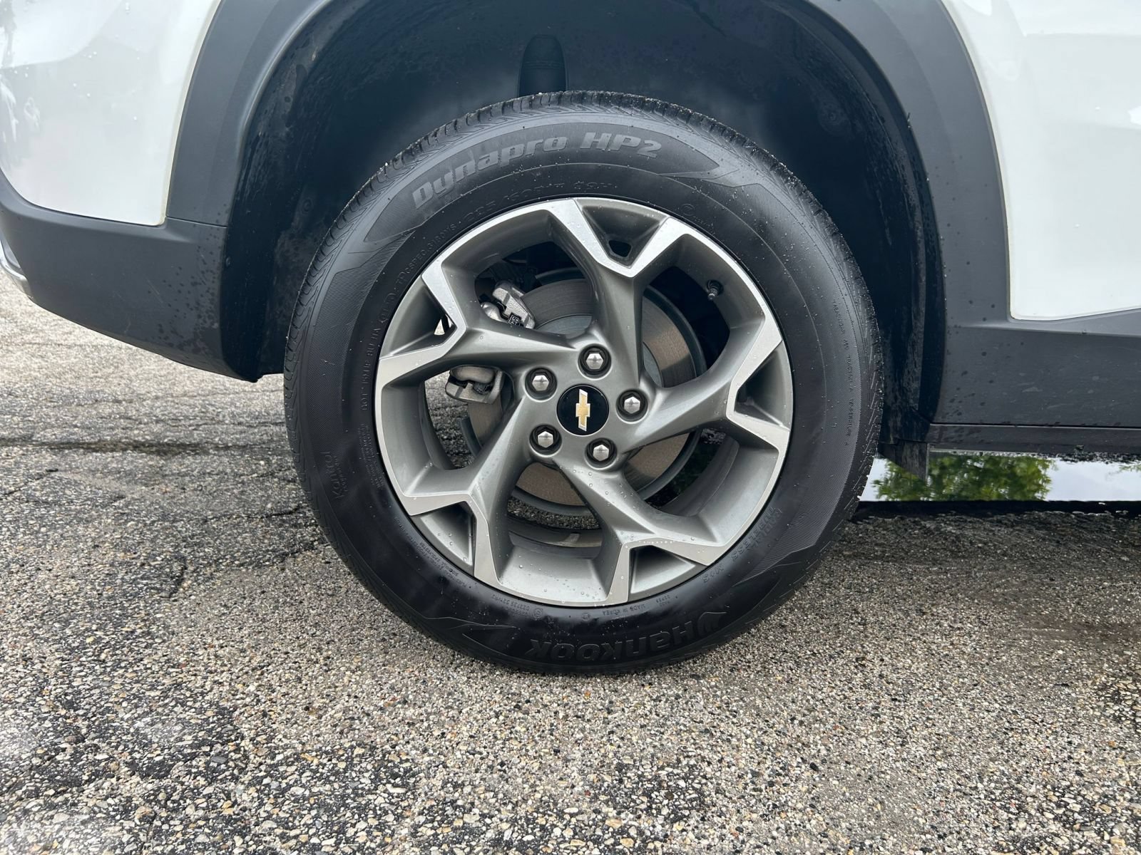 Used 2025 Chevrolet Trax LT FWD image 24