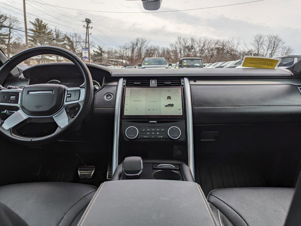 Used 2023 Land Rover Discovery S R-Dynamic image 33