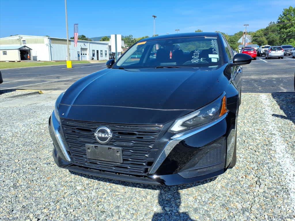Used 2023 Nissan Altima 2.5 SV FWD image 4