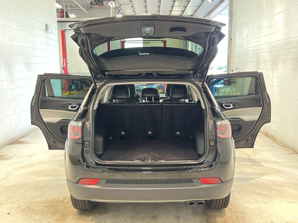 Used 2022 Jeep Compass Limited image 34