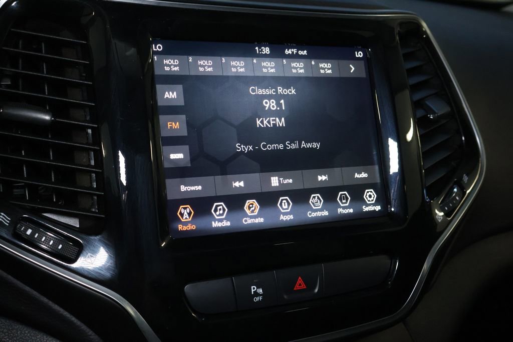 Used 2019 Jeep Cherokee Limited image 29