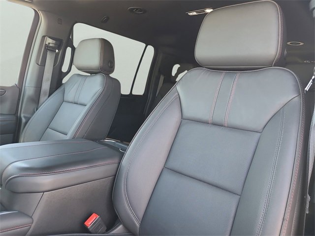 Used 2025 Chevrolet Suburban RST image 25