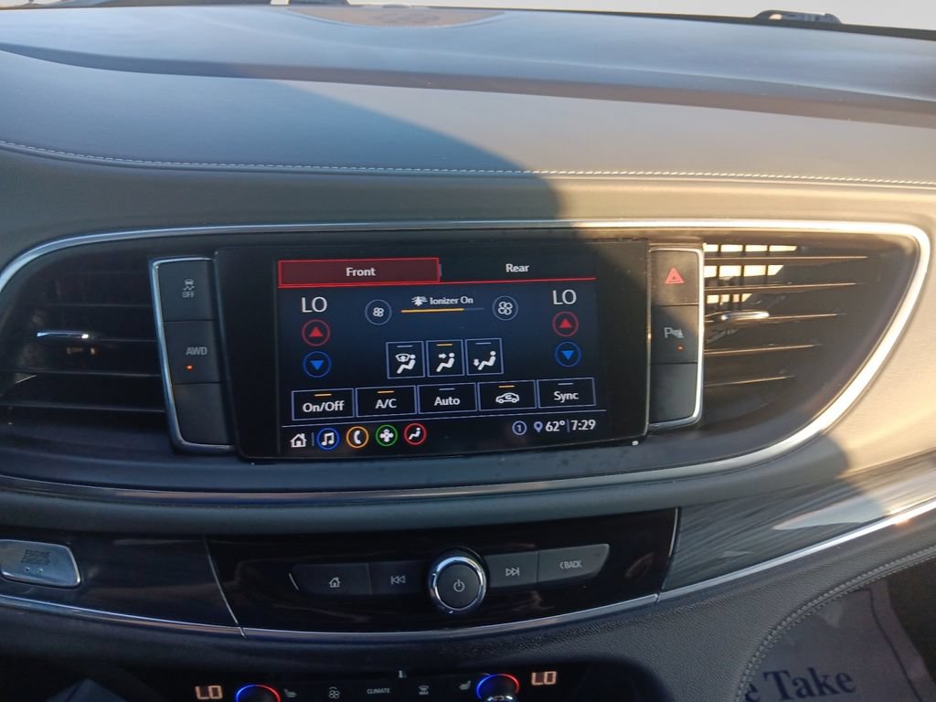 Used 2020 Buick Enclave Essence AWD/4WD image 18