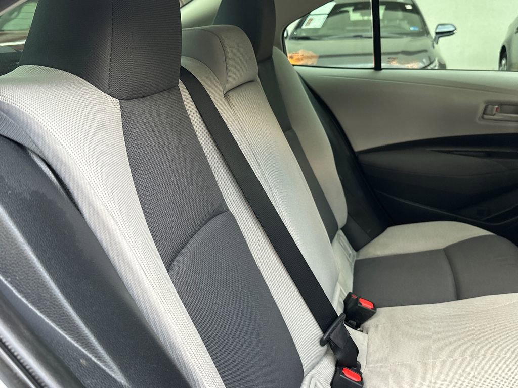 Used 2025 Toyota Corolla LE image 12