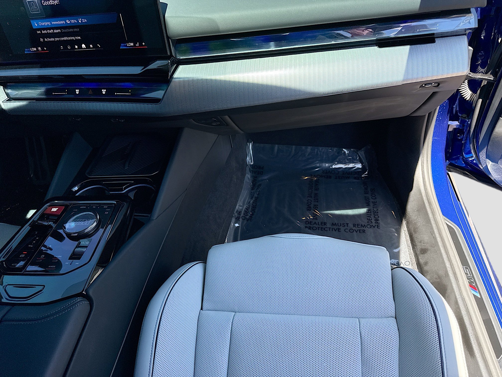 Used 2025 BMW M5 w/ Executive Package image 17