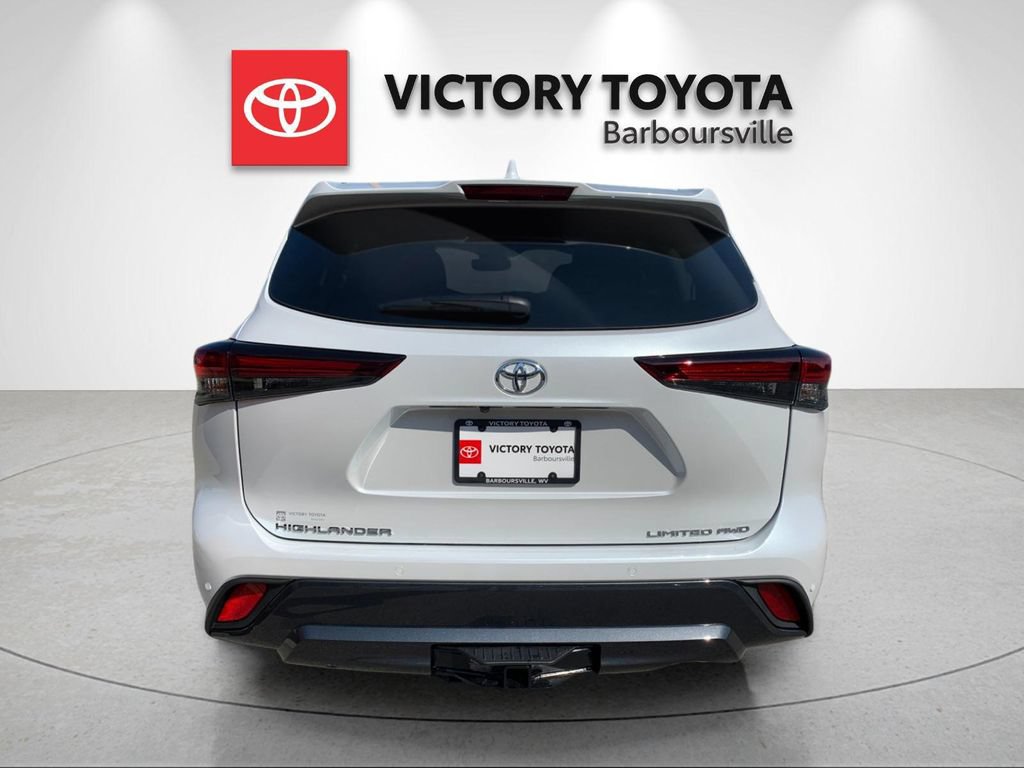 Used 2026 Toyota Highlander Limited AWD/4WD image 4