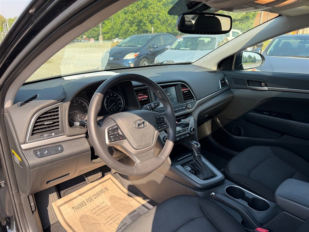 Used 2017 Hyundai Elantra Value Edition FWD image 12