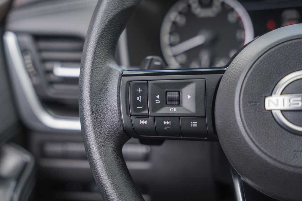 Used 2023 Nissan Rogue SV AWD/4WD image 27