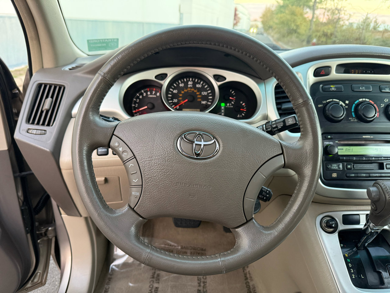 Used 2005 Toyota Highlander 4WD V6 w/ 3rd Row image 30