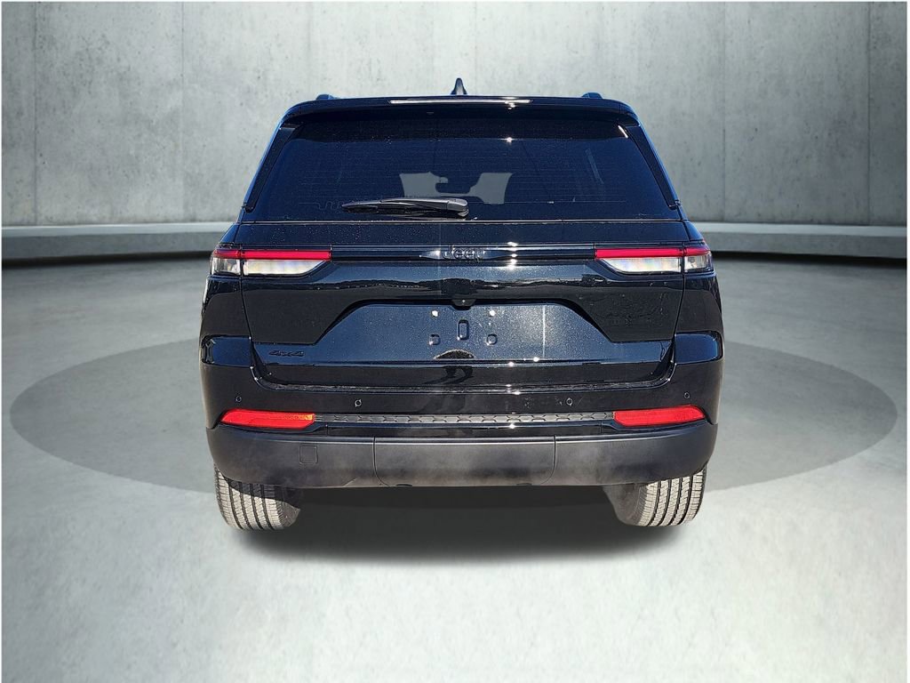 New 2025 Jeep Grand Cherokee Altitude image 5