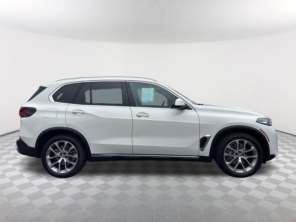 Certified 2024 BMW X5 sDrive40i w/ Parking Assistance Package RWD image 3