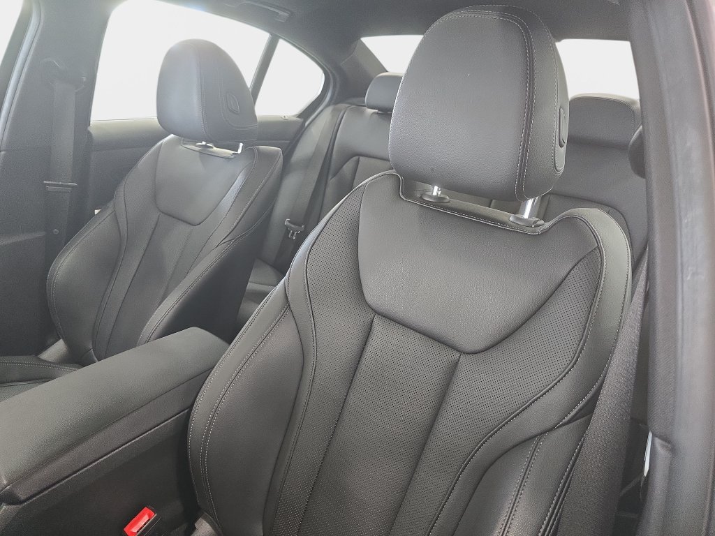 Certified 2023 BMW 330i Sedan w/ Driving Assistance Package RWD image 18