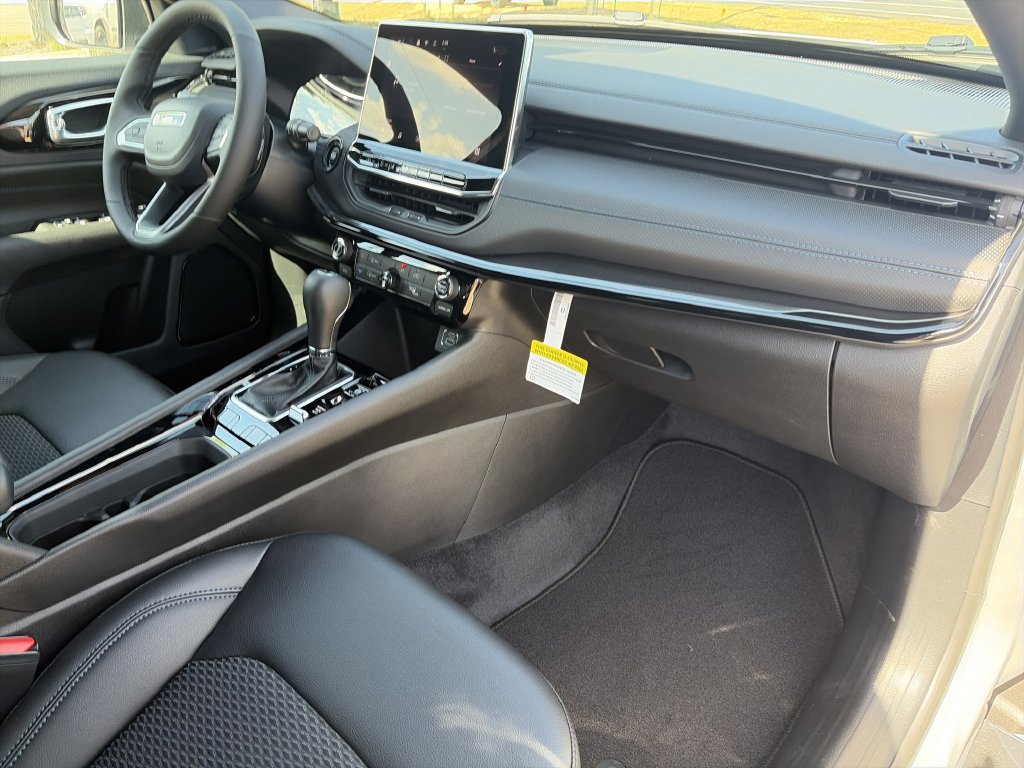 New 2026 Jeep Compass Latitude AWD/4WD image 31