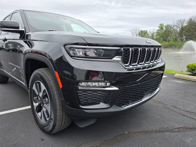 Used 2022 Jeep Grand Cherokee Limited 4xe w/ Luxury Tech Group II AWD/4WD image 16