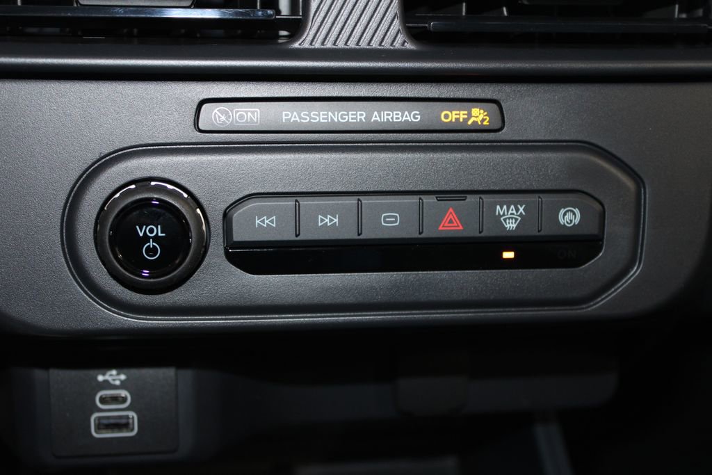 New 2025 Ford Maverick XL w/ 4K Tow Package image 40