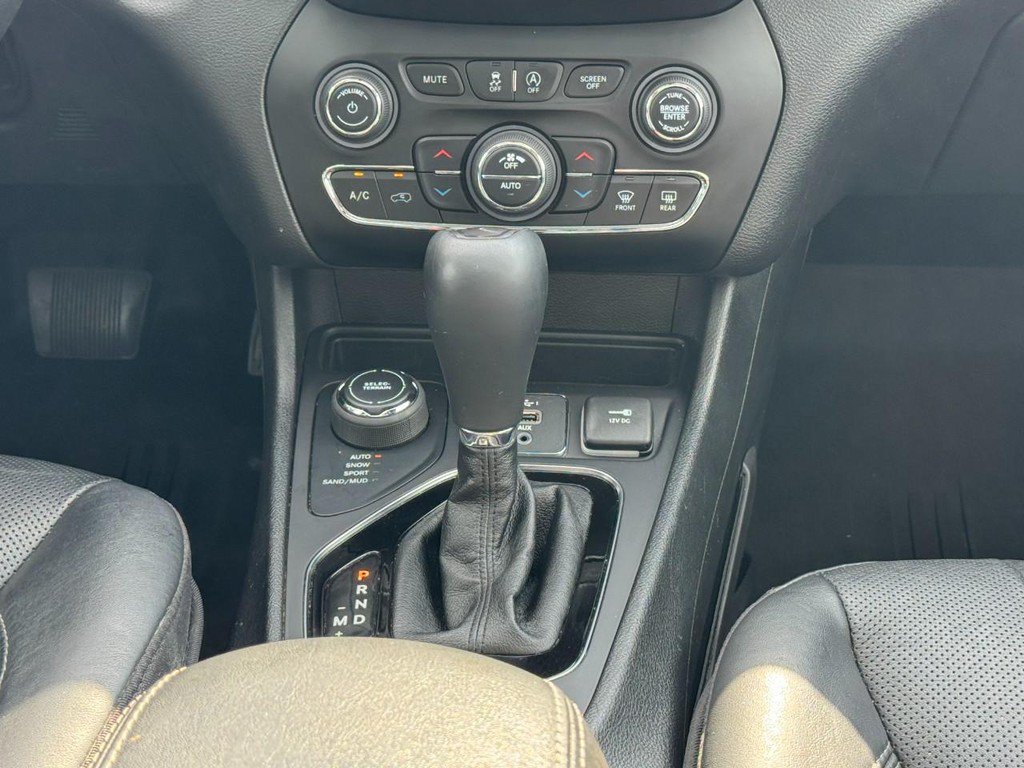 Used 2021 Jeep Cherokee Limited AWD/4WD image 14