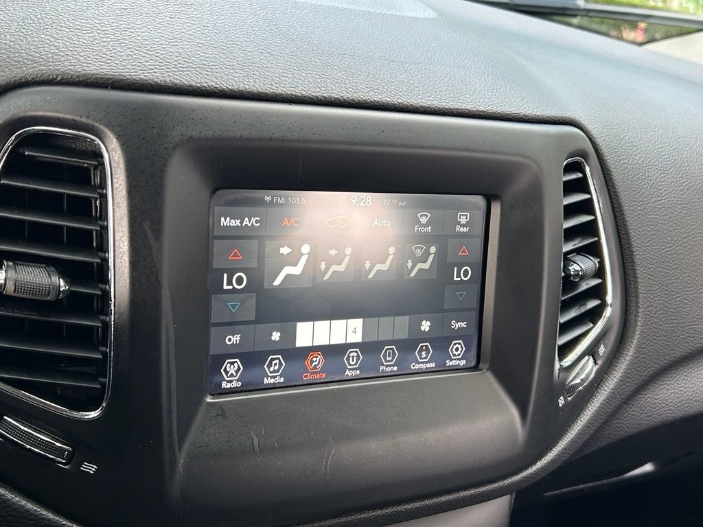 Certified 2020 Jeep Compass Latitude FWD image 24